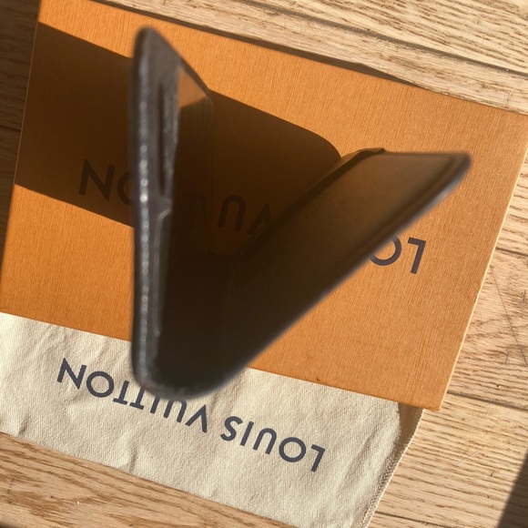 Louis Vuitton Folio Cellphone Case - Picture 6 of 9